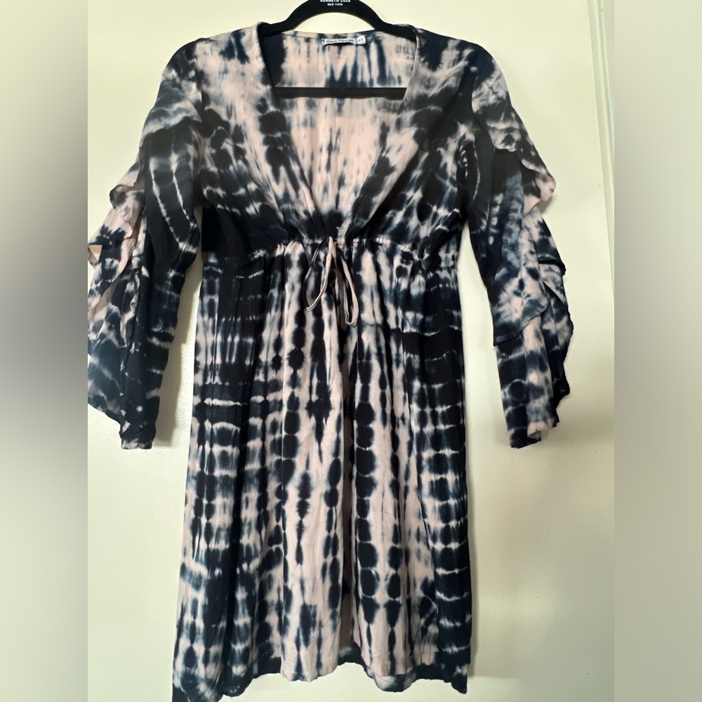 Tiare Hawaii Black and White Tie-Dye Flowing Sleeves, cover up.